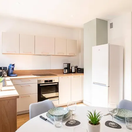아파트 Festival -appartement 3 Pieces Centre *